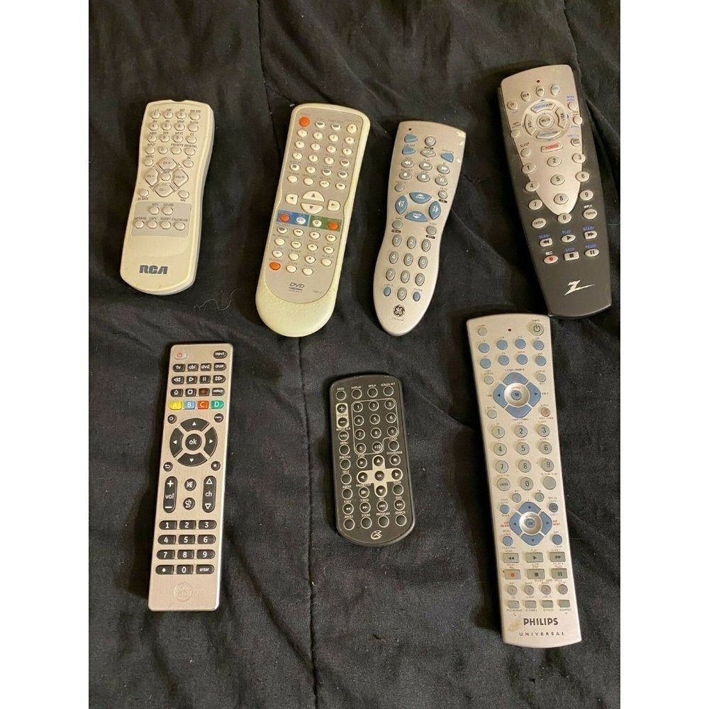 Electronics Lot 7 Universal Remotes Remote Controls Vintage Older